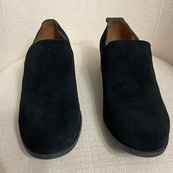 NWT TOMS Shaye Black Suede Booties Size 11 - Picture 2 of 13